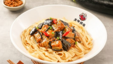一年烧钱10多亿，资本煮不出“万店”面馆？