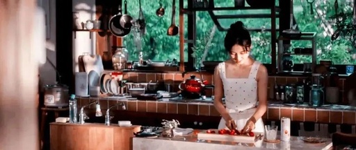 RIO微醺 × 张子枫夏日广告，清新令人屏息！