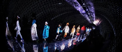 将专业运动刻入品牌基因的安踏儿童，在抖in潮童秀大放异彩