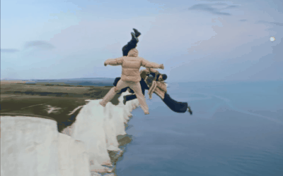 Burberry 浪漫诗意的广告又来了：风起，他们在稻田间自由飞舞