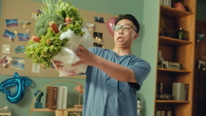 京东手机×张小斐“享服季” 然后我们一起反二倍速生活