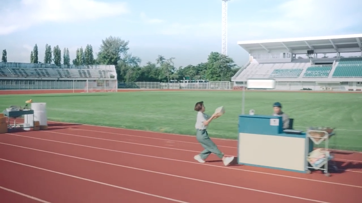 泰国人间真实广告:你还在苦苦等待 泰国人间真实广告:你还在苦苦等待