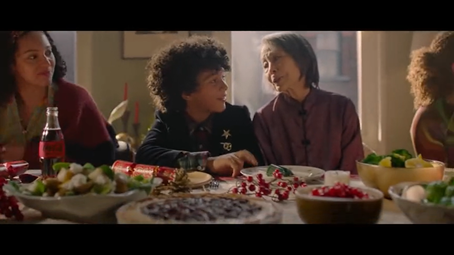 被可口可乐暖哭!用纸盒做的奇幻烟囱,邻里之间传递爱 被可口可乐暖哭!用纸盒做的奇幻烟囱,邻里之间传递爱