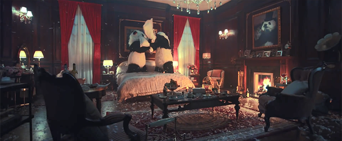 台湾无厘头床品广告：熊猫的黑眼圈，也能睡消失！