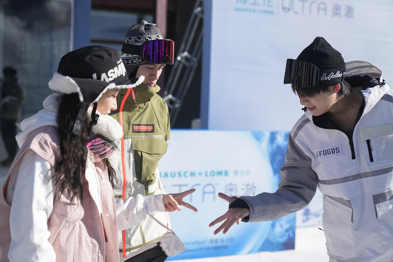 博士伦•奥澈跨界冰雪运动，为热爱挑战极限