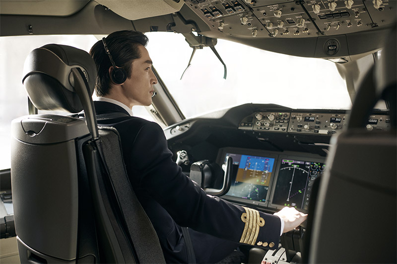 东航×胡歌:守护小女孩的飞行梦 东航×胡歌:守护小女孩的飞行梦