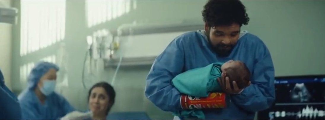 品客薯片超级碗广告:为了薯片一生卡进罐子里,值得吗? 品客薯片超级碗广告:为了薯片一生卡进罐子里,值得吗?