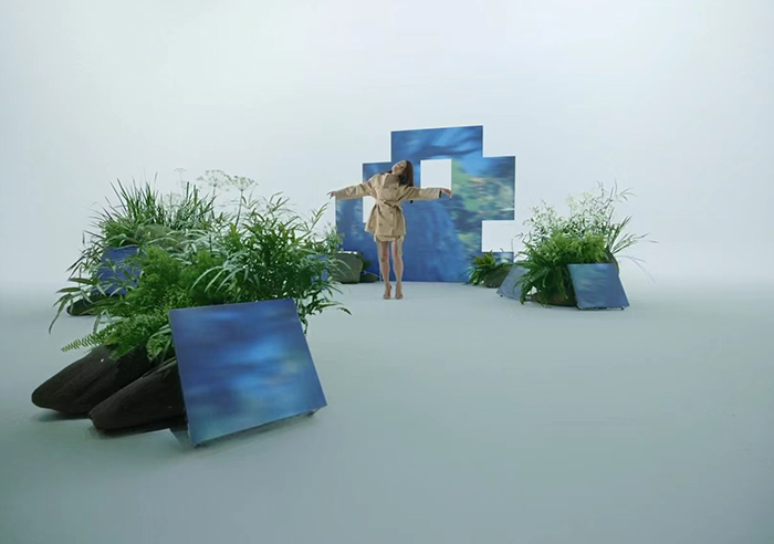 Burberry x iWeekly周末画报：和李梦一起，觅入自然佳境