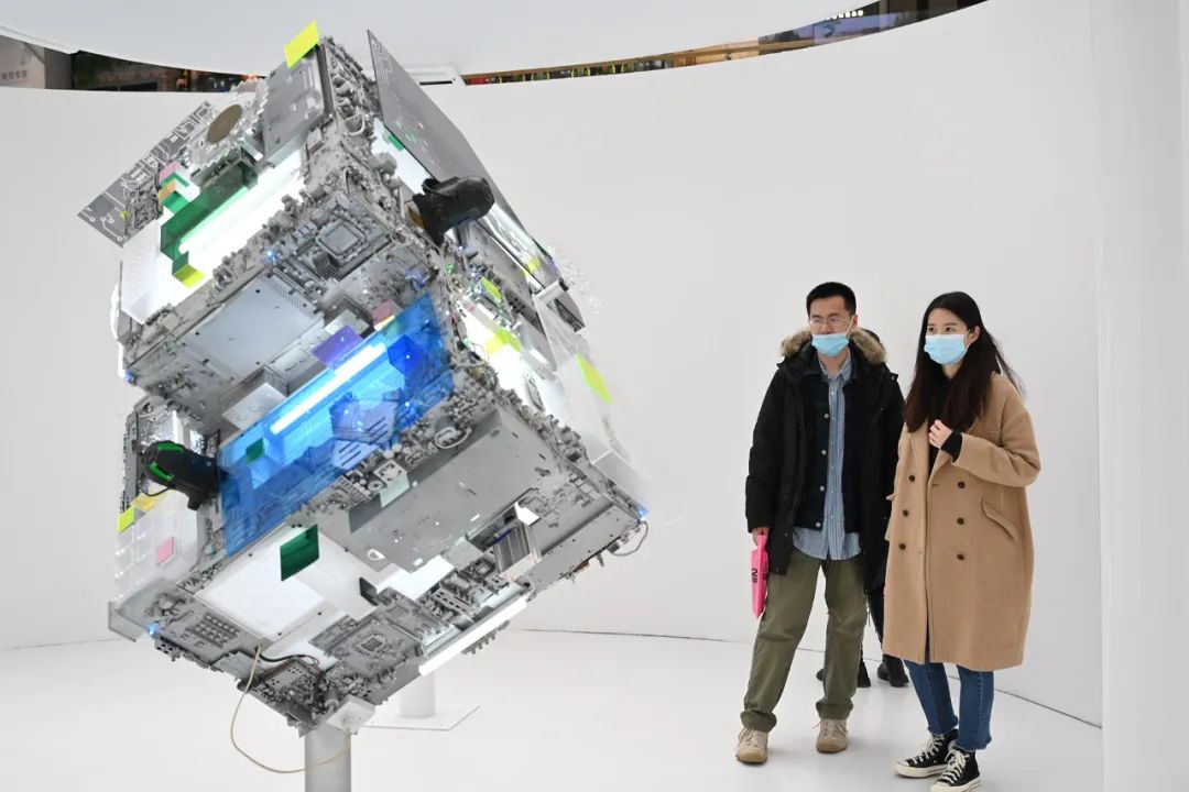 联想「从迷局到未来」艺术展,造了一座500平米的迷宫 联想「从迷局到未来」艺术展,造了一座500平米的迷宫