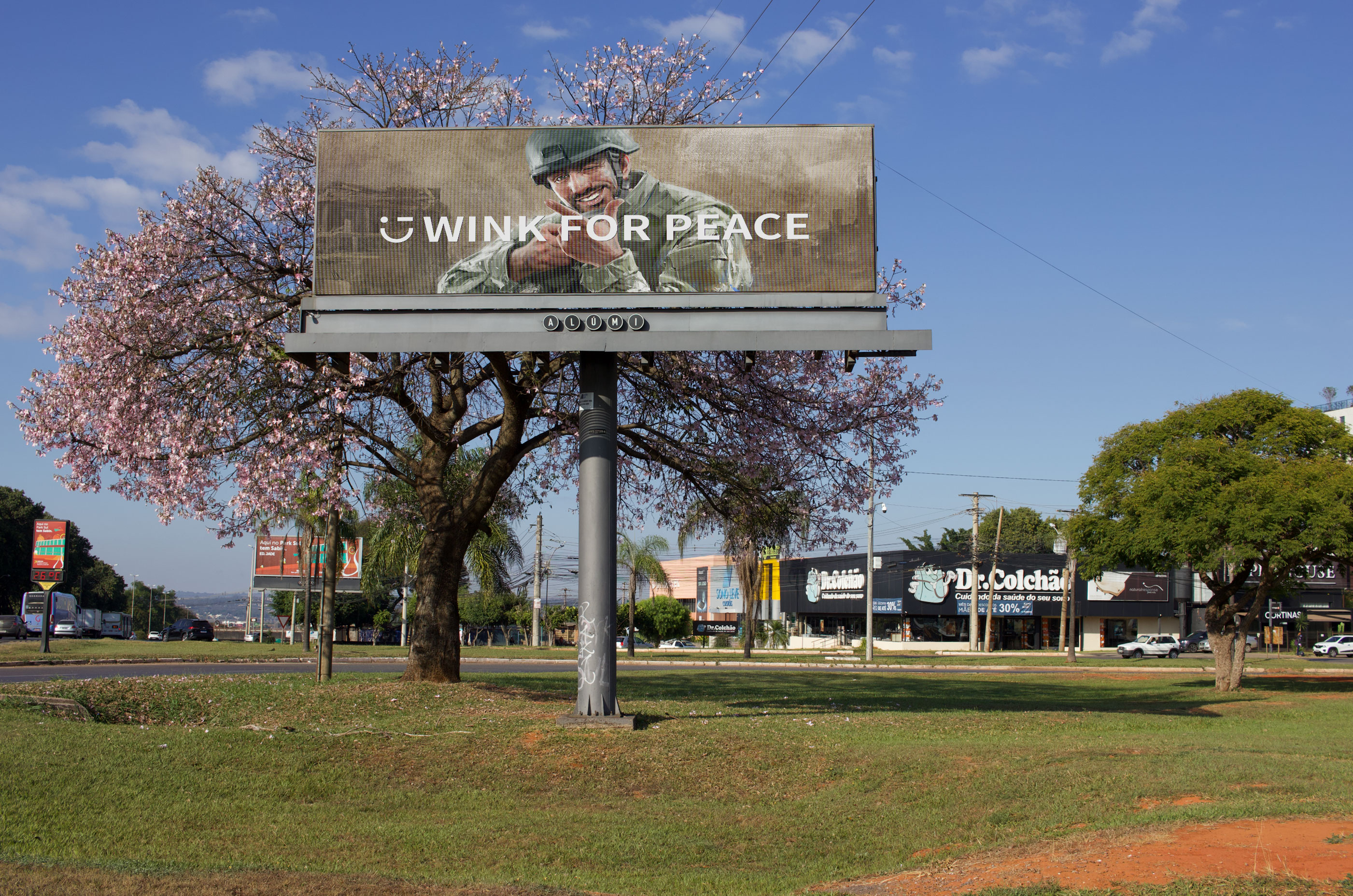 名创优品×世界微笑日勇敢发声，世界和平才有美好生活